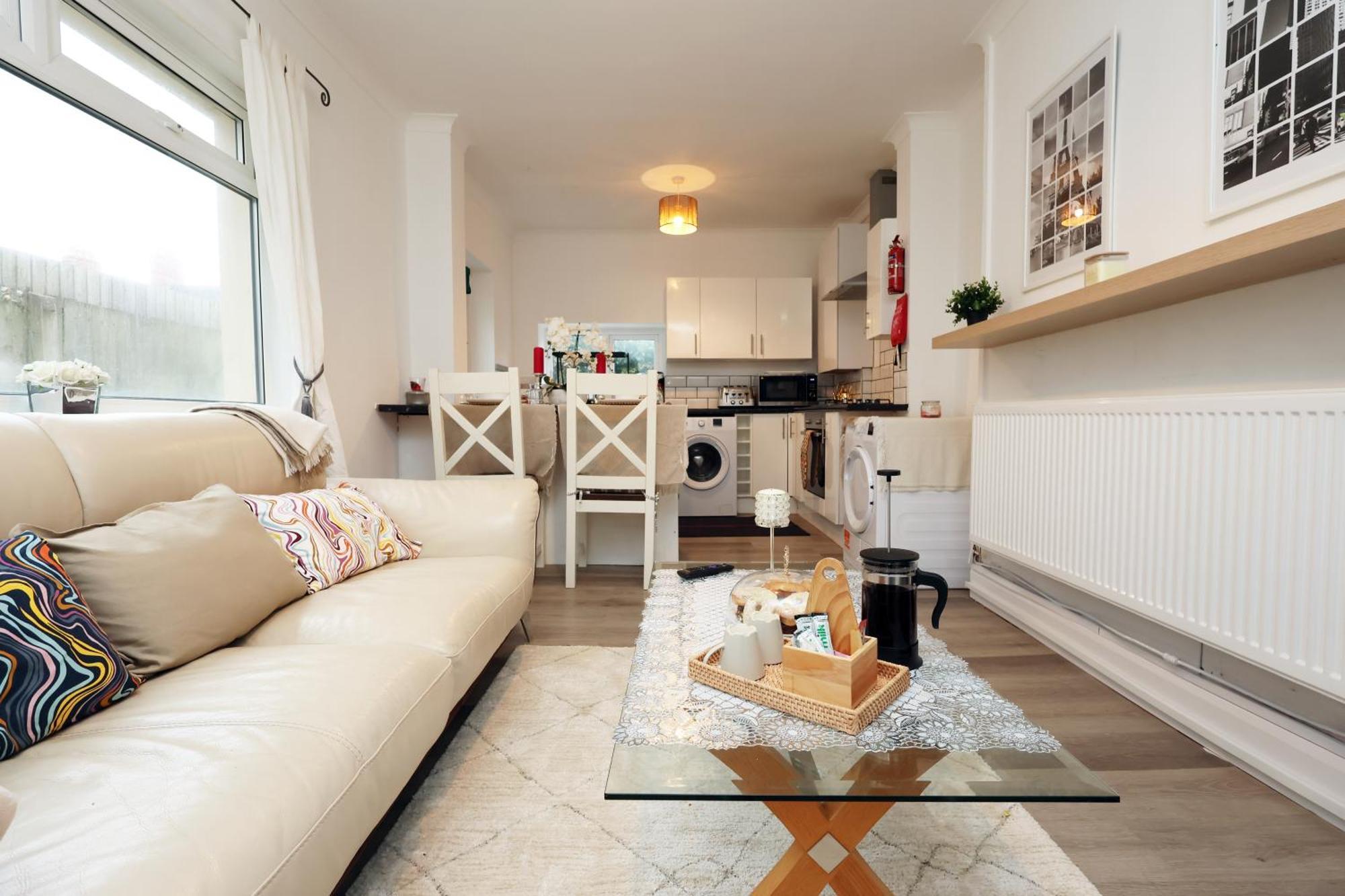 Cardiff City Guesthouse, Central Rooms, Fast Wi-Fi, On-Street Parking Кардіфф Екстер'єр фото