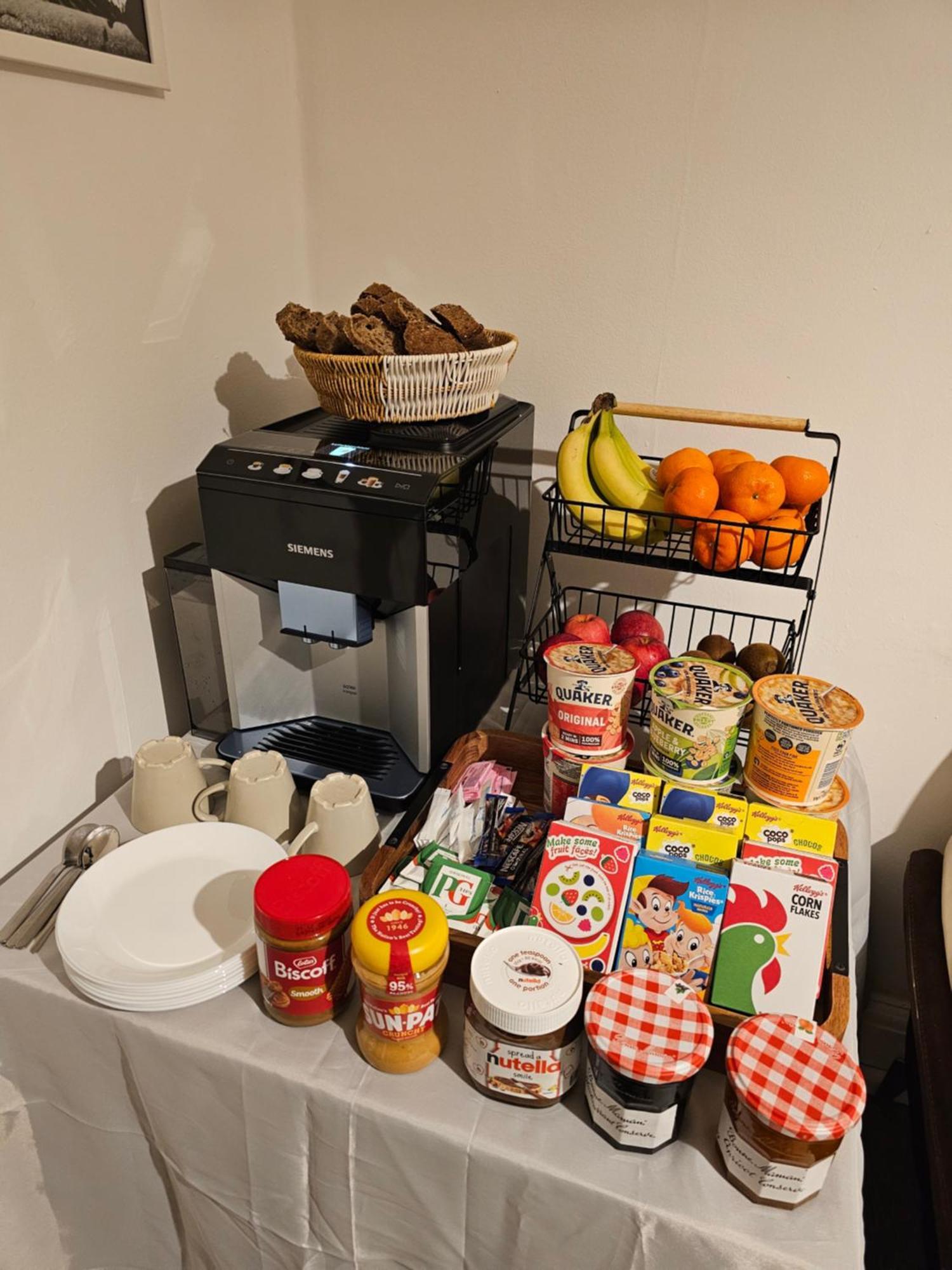 Cardiff City Guesthouse, Central Rooms, Fast Wi-Fi, On-Street Parking Кардіфф Екстер'єр фото