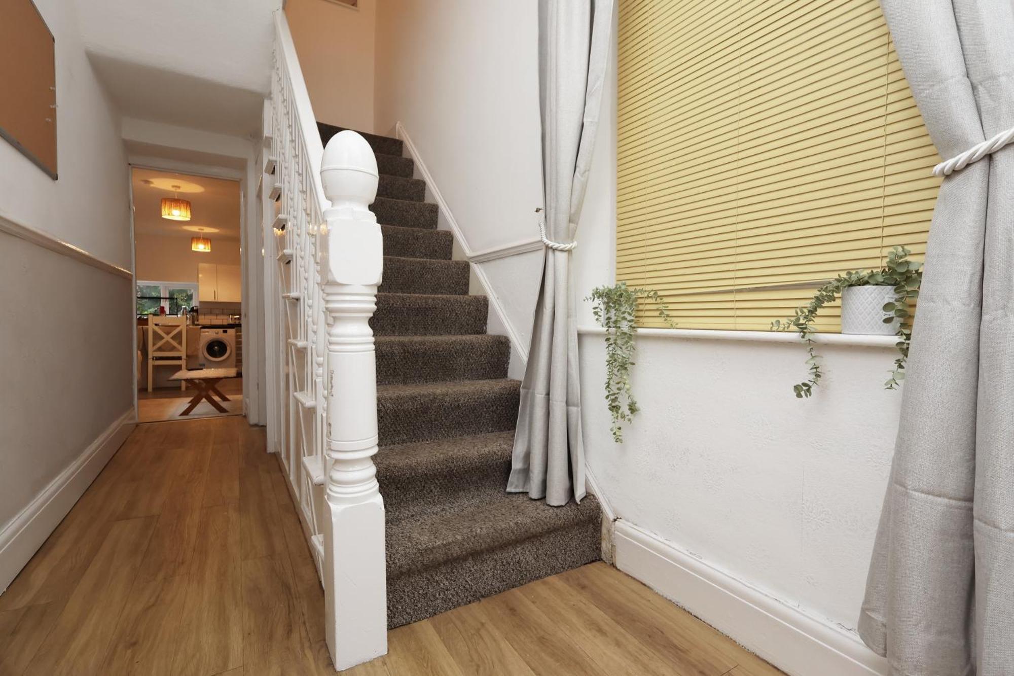 Cardiff City Guesthouse, Central Rooms, Fast Wi-Fi, On-Street Parking Кардіфф Екстер'єр фото