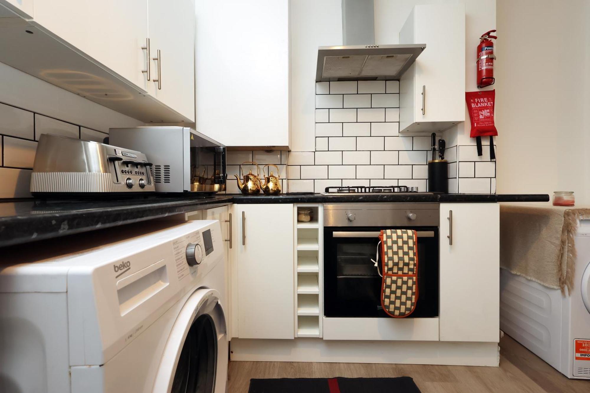 Cardiff City Guesthouse, Central Rooms, Fast Wi-Fi, On-Street Parking Кардіфф Екстер'єр фото
