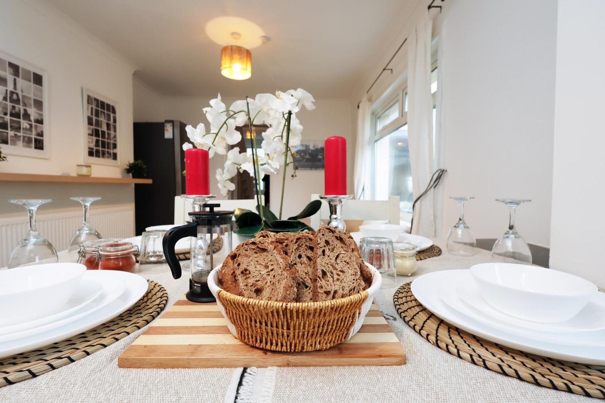 Cardiff City Guesthouse, Central Rooms, Fast Wi-Fi, On-Street Parking Кардіфф Екстер'єр фото