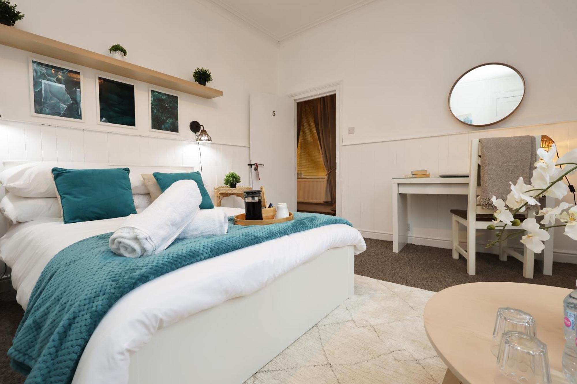 Cardiff City Guesthouse, Central Rooms, Fast Wi-Fi, On-Street Parking Кардіфф Екстер'єр фото
